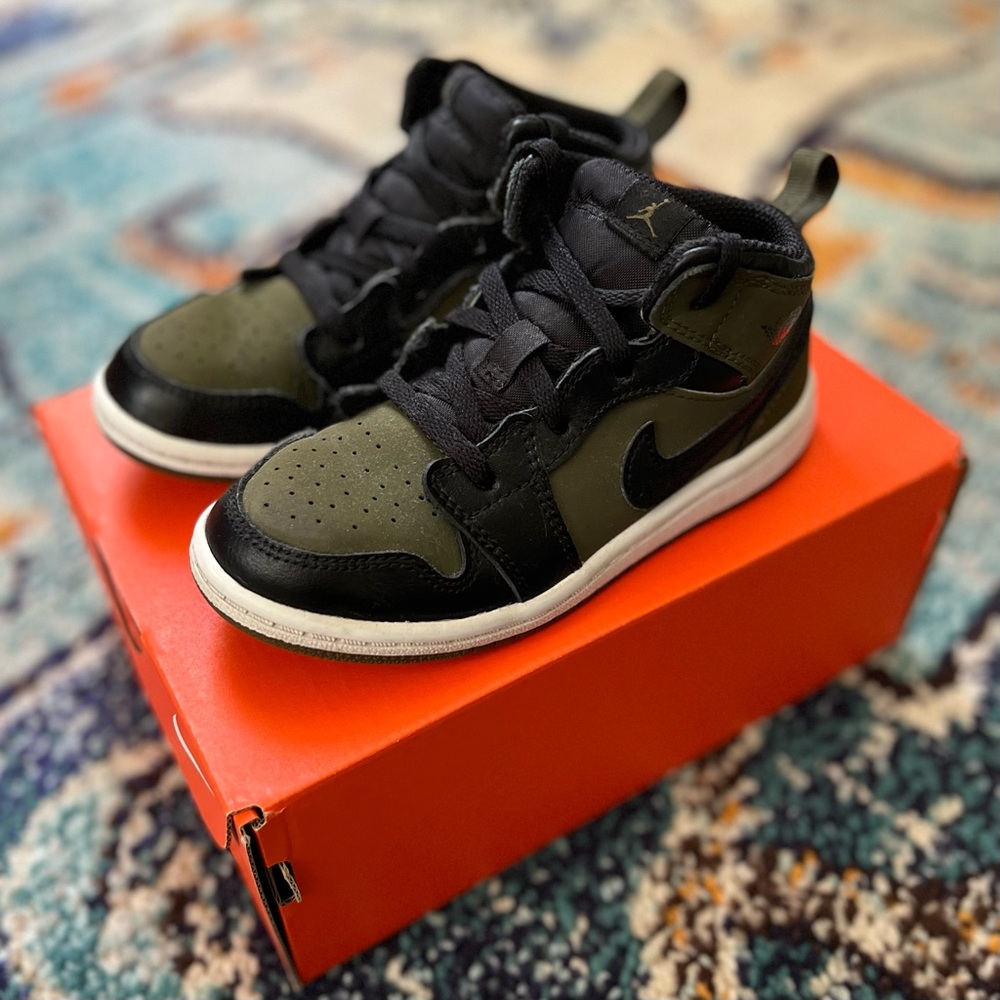 Nike Air Jordan 1 Mid
